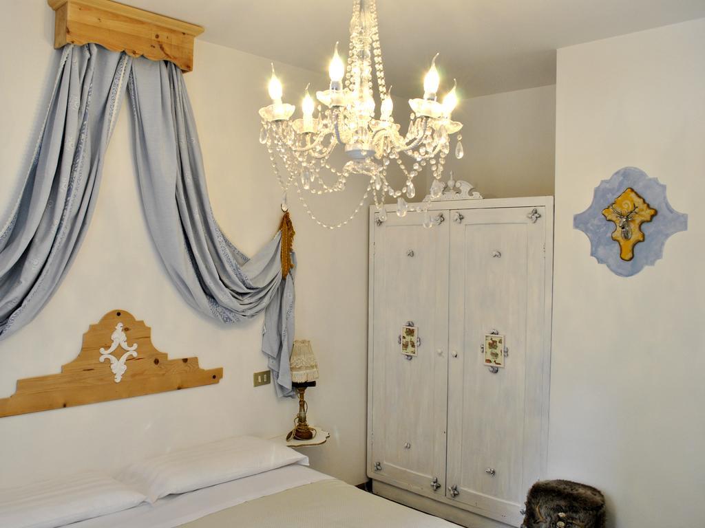 Appartamenti Le Mongolfiere Malè Chambre photo