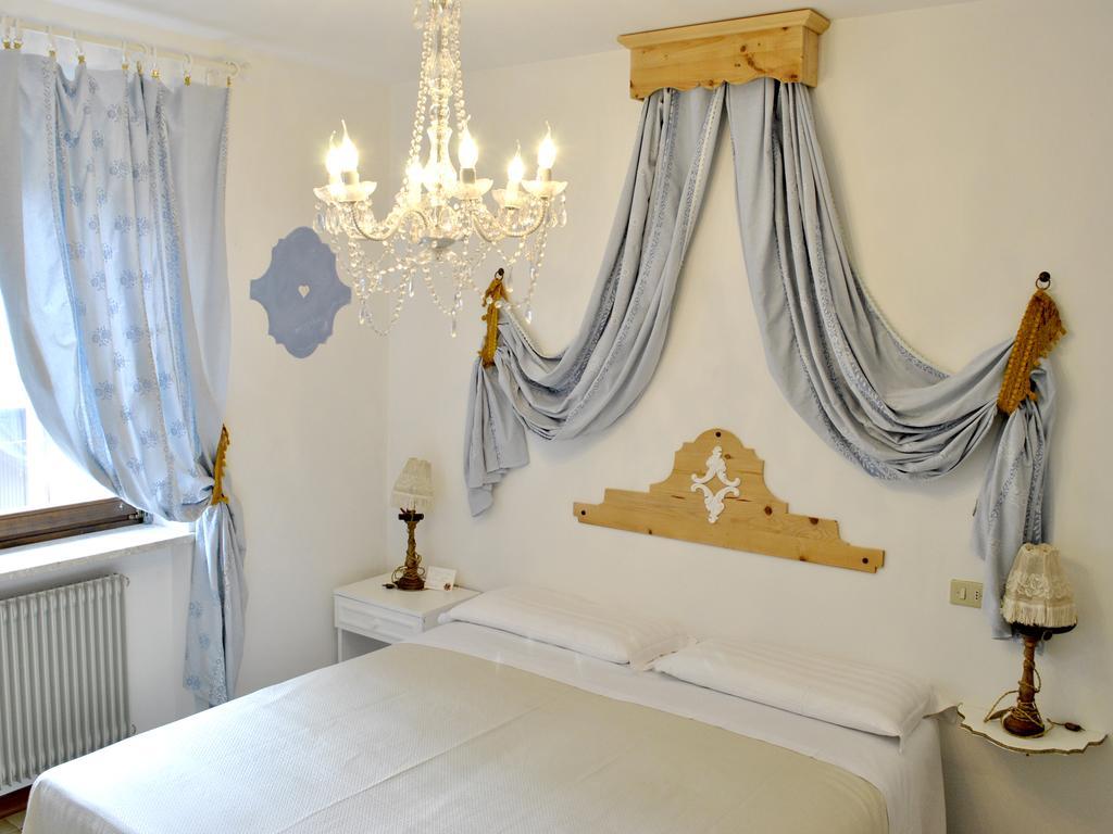Appartamenti Le Mongolfiere Malè Chambre photo